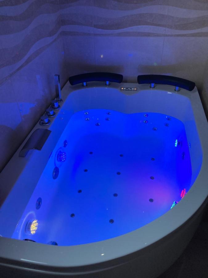 B&B La Reggia Di Rihanna Spa Caserta Buitenkant foto