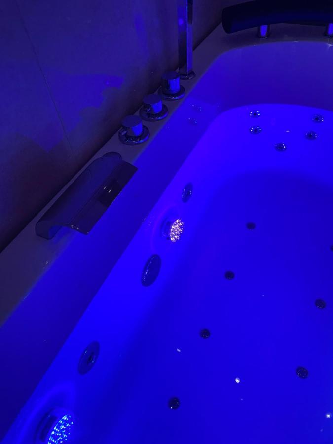B&B La Reggia Di Rihanna Spa Caserta Buitenkant foto