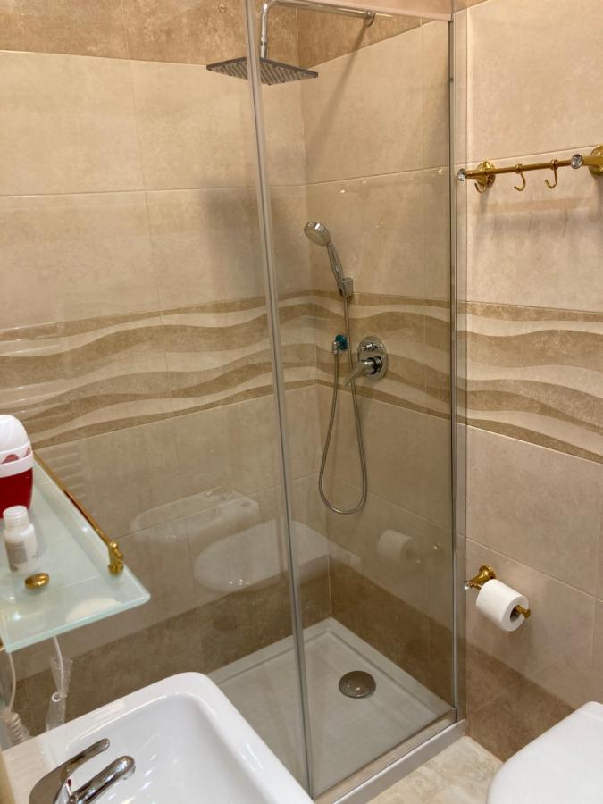 B&B La Reggia Di Rihanna Spa Caserta Buitenkant foto
