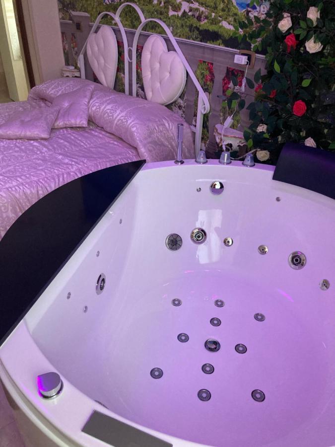 B&B La Reggia Di Rihanna Spa Caserta Buitenkant foto