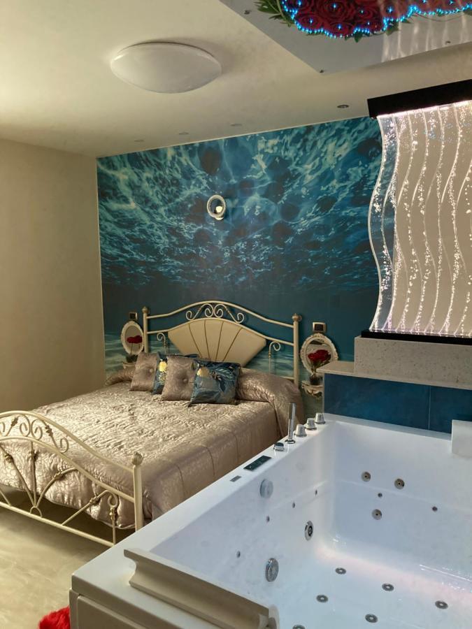 B&B La Reggia Di Rihanna Spa Caserta Buitenkant foto