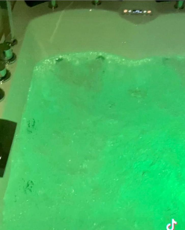 B&B La Reggia Di Rihanna Spa Caserta Buitenkant foto