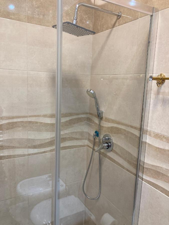 B&B La Reggia Di Rihanna Spa Caserta Buitenkant foto